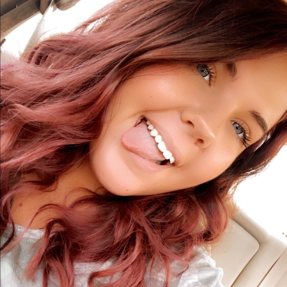 Meet your Posher, Rebecca